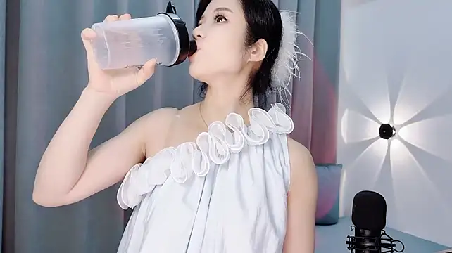 Momo-Wow stripchat live cam model