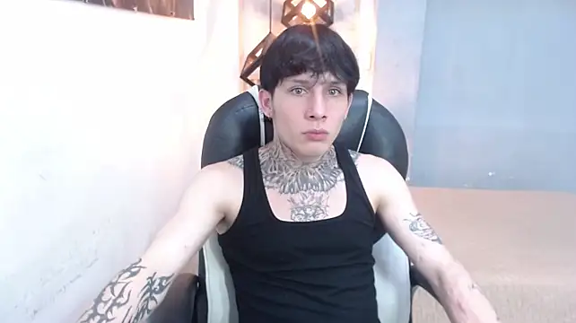 Cry_thereal stripchat live cam model