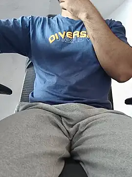 8inch_hunk19 stripchat live cam model