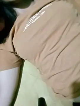 Ozenli- stripchat live cam model