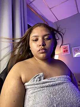 ninaa_james stripchat live cam model
