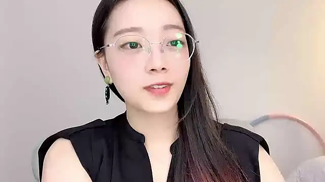 vera999- stripchat live cam model