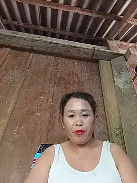 mi-key- stripchat live cam model