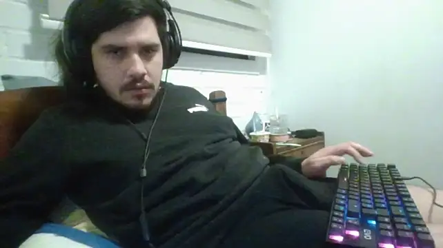 hung_weeb stripchat live cam model