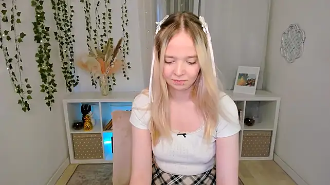 BellaMontgomery stripchat live cam model