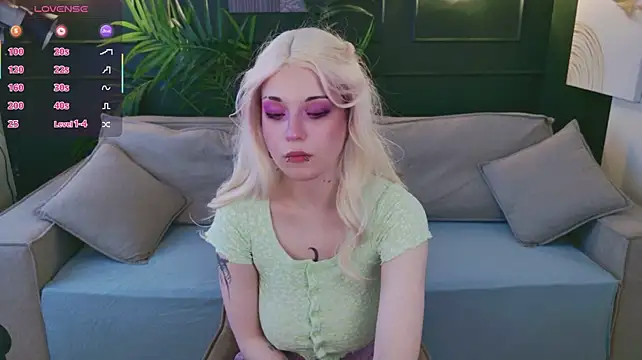 ScarletHarley stripchat live cam model