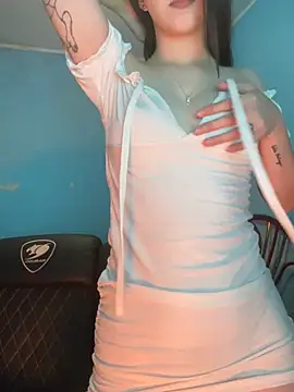 Nonnyiris stripchat live cam model