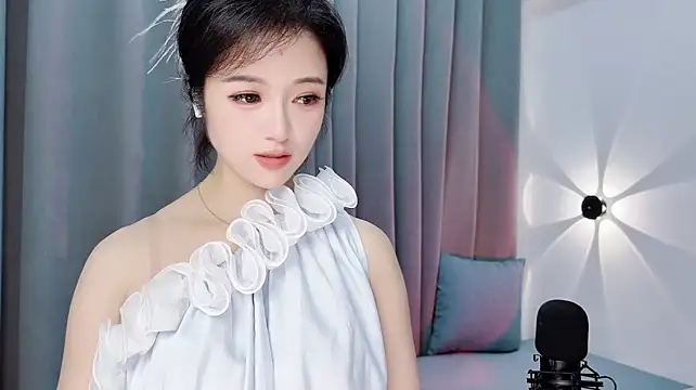 Momo-Wow stripchat live cam model