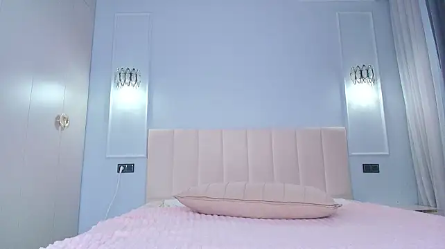 sophiesoft stripchat live cam model