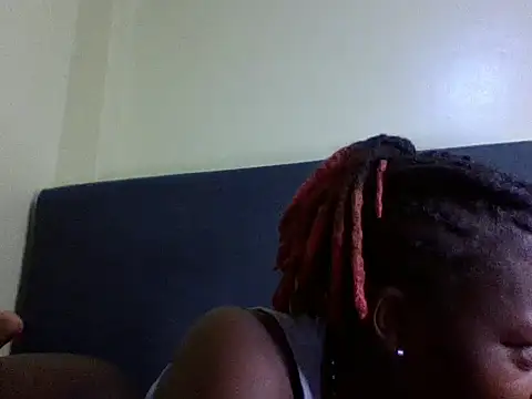 Hotafrican1 stripchat live cam model