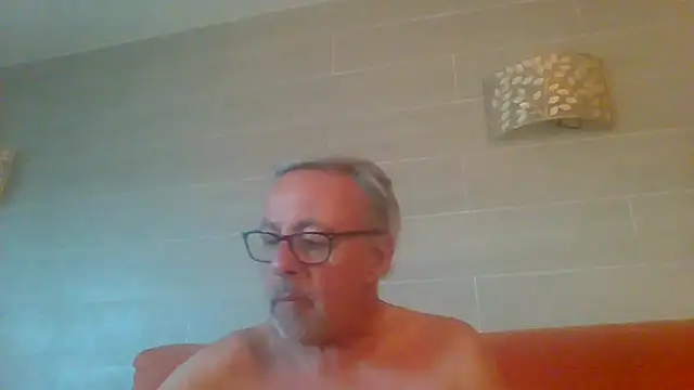 tuggy59 stripchat live cam model