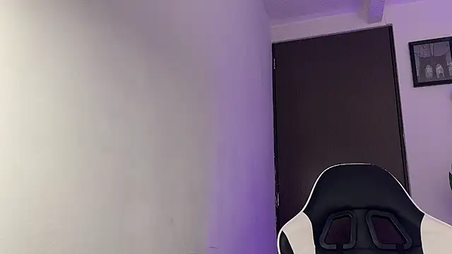 Arteemiiis stripchat live cam model