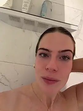 oliviafranciis stripchat live cam model