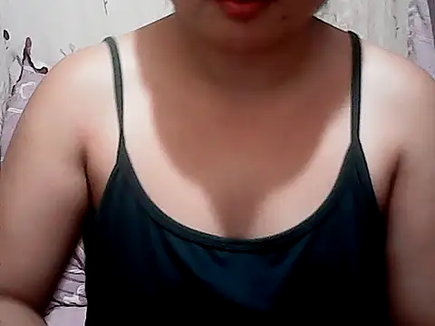 MahusaynaPiinay stripchat live cam model