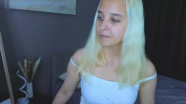 NenaBreiter stripchat live cam model