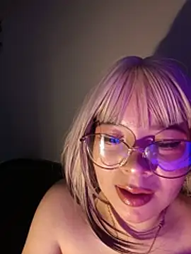 Melodii-22 stripchat live cam model