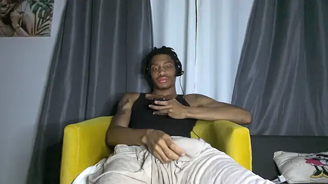 BlackBullTitus stripchat live cam model