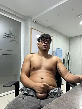 alekzamo stripchat live cam model
