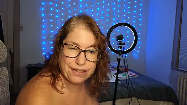luvely_gurl stripchat live cam model