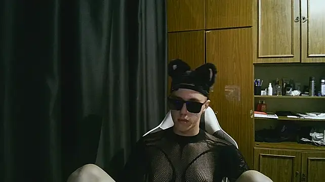 Flitterboy stripchat live cam model