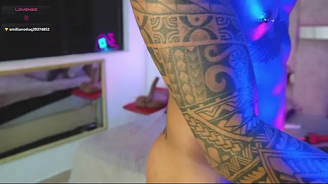 aaron_bolt stripchat live cam model