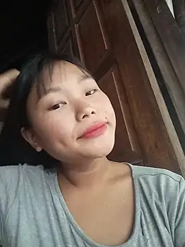 Nhinhi_su stripchat live cam model
