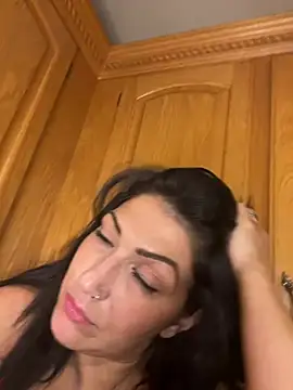LittleMissEeve stripchat live cam model