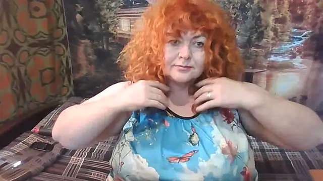 RoseRed69 stripchat live cam model