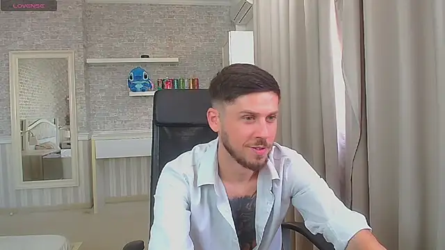 JonahShaw stripchat live cam model