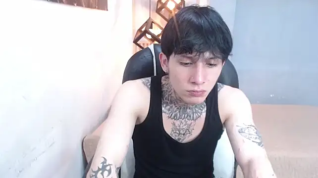 Cry_thereal stripchat live cam model