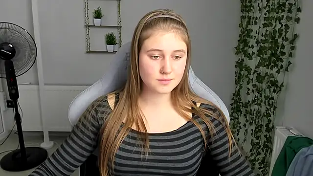 ViolaSecret stripchat live cam model