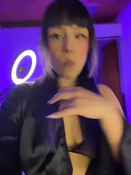 Ami_L stripchat live cam model
