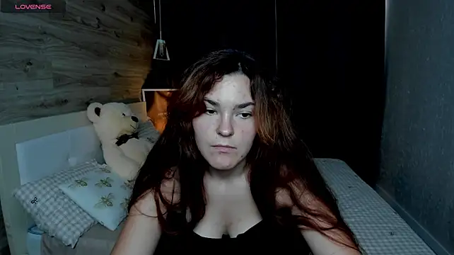 LeyaaStarr stripchat live cam model