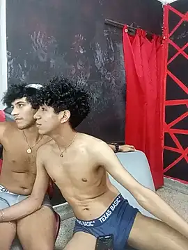 FRIENDS_LATINOS stripchat live cam model