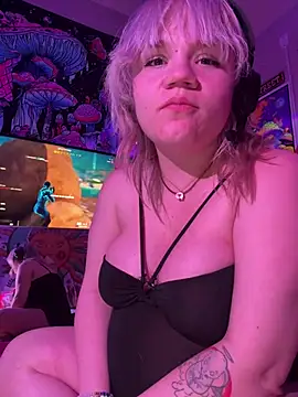 Cutiepiespanks stripchat live cam model