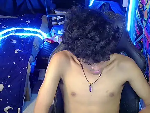 hugekenbigcock stripchat live cam model