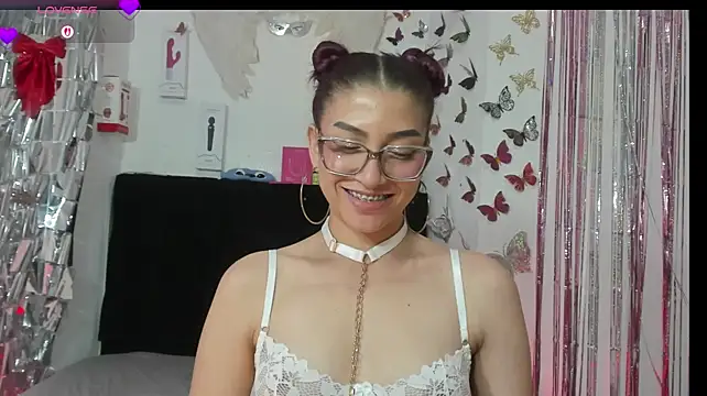 sophia_arevalo stripchat live cam model