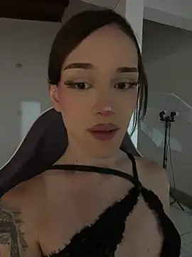 Baby_luxury stripchat live cam model