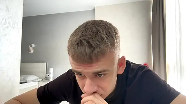 SoloFury stripchat live cam model