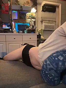 Twist_N_Tease stripchat live cam model