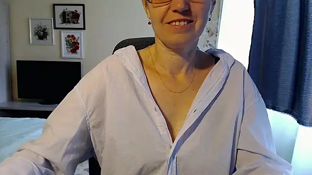 CutieErikaa stripchat live cam model