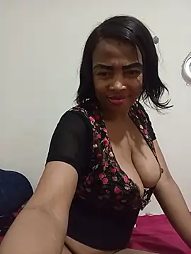 SEXYMOANSXX stripchat live cam model