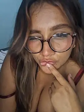 Tu_Vecina_Favorita stripchat live cam model