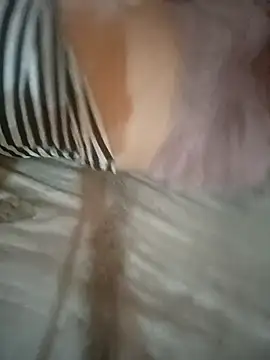 Momo-biki stripchat live cam model
