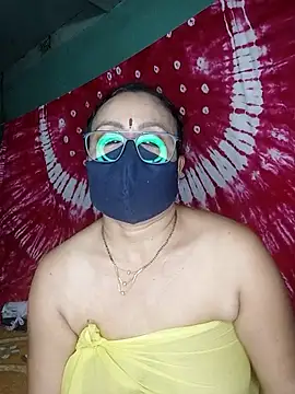 MoonLusty stripchat live cam model