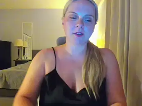 I_LOVE_YOUUU stripchat live cam model