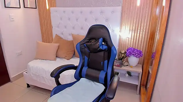 sara_villarreall stripchat live cam model