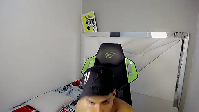 RyanFlirty stripchat live cam model