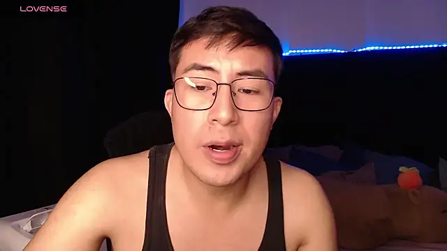 andrewmhilton_ stripchat live cam model