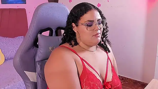 MelannieSimons stripchat live cam model